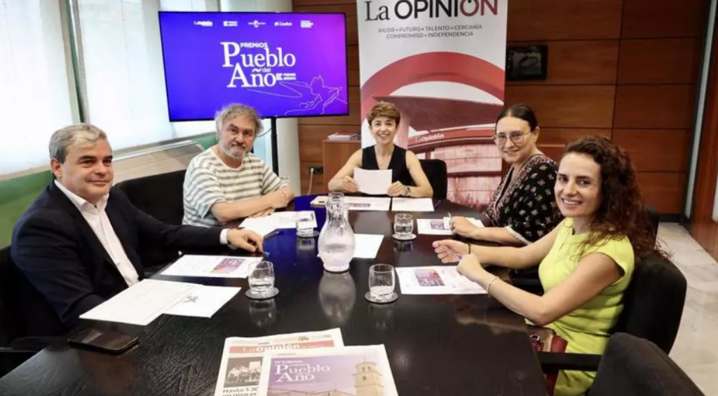 jurado premios pueblo